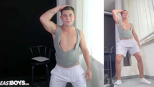 Muscular Hottie Darrion Kautzer Flexes His Hot Body - Eastboys