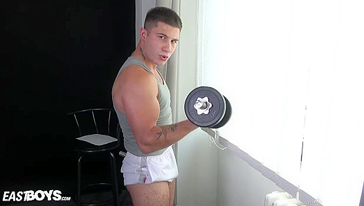 Muscular Hottie Darrion Kautzer Flexes His Hot Body - Eastboys