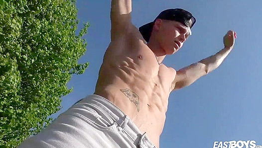Shredded Tommy Gold Ready for Hard Gay Action - Eastboys