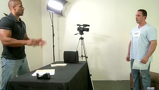 Casting Call Turns Hot ~ Straight Agent Robert Bottoms for Sexy Actor Ryan