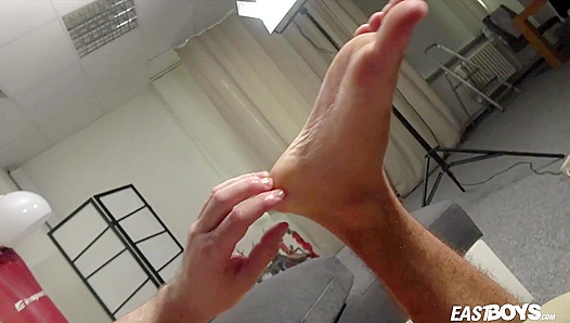 Javi Xisco's Sensational Handjob Adventure - Eastboys' Finest