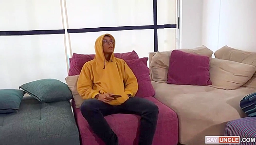 Andreas Griffin Pounds Hot Colombian Amateur Jared Nyson