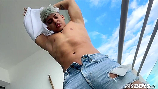 Meeting Lunay ~ Jerking Off Like a Special Fucker - Eastboys