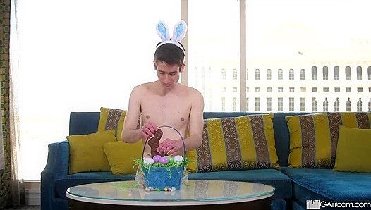 Shane Jackson Slams Avery Troy Hard on the Bed - Man Royale