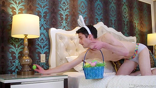 Shane Jackson Slams Avery Troy Hard on the Bed - Man Royale