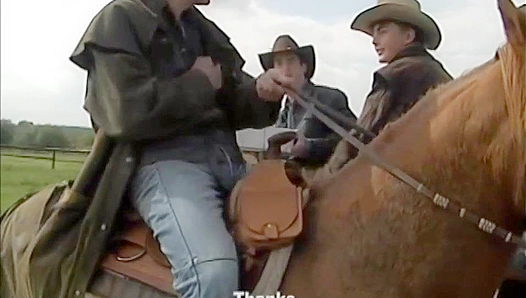 Gay XXX ~ Bill Brown & Johan Volny Heat Up the Threesome