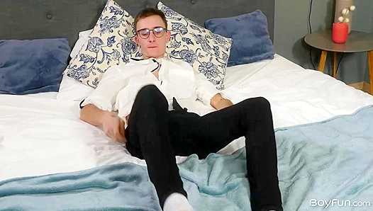 Ronan Keane Strokes Passionately Alone - Boyfun