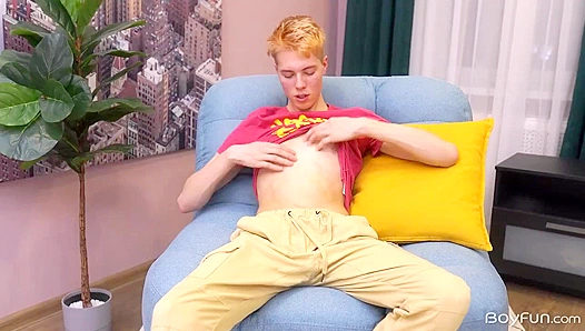 Angel Abell Moans Wildly During His Seductive Audition - Boyfun