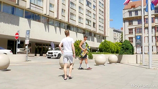 Finn Harper &Brandon Hooper's Hot Online Gay Fuck - Jawked