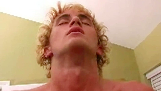 Twinks over 30 ~ Jarrett Fox and Mark's Steamy Encounter