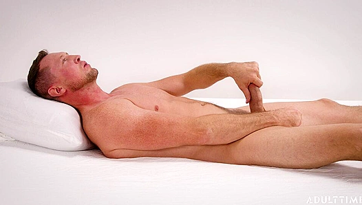 Naked Pierce Paris Strokes Hardcore ~ A Gay Orgasm Fantasy