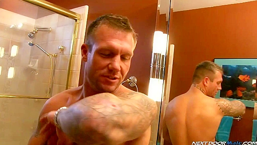 BoDean Spreads Wide for His Horny Neighbor's Pleasure