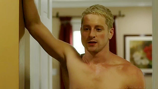 Dakota Payne & Taylor Reign Steam Up the Bathroom - Icon Male