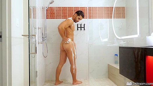 Shower Seduction ~ Arad Winwin Fucks Horny Chucky Cosplayer Alexander Ray