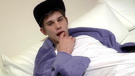 Oily Hottie Andre Lucas Jacks Off with Shiny Abs - EastBoys