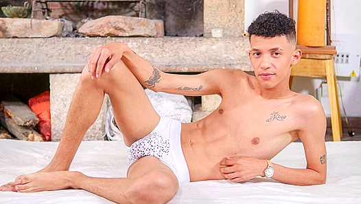 Liam Fox Strokes Shamelessly for His Own Pleasure - Boyfun