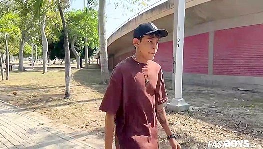 Tayron Ortega Strokes to His Sexy Reflection - Eastboys