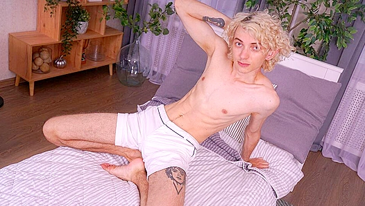 Perfectly Footloose ~ Elio's Sensual Toe Tease