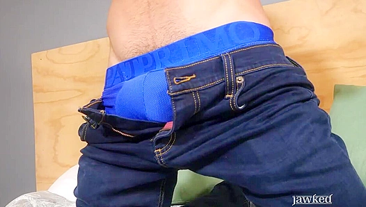 Oliver Diamond Strokes His Rock-Hard Dick - Jawked