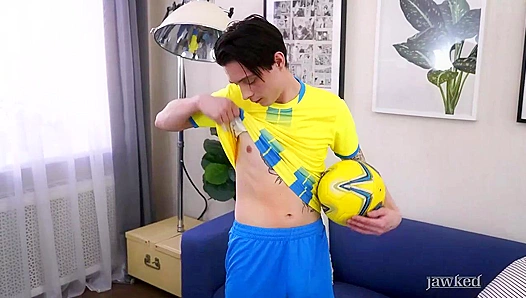 sexy Soccer Twink Miles Gallagher Scores Big in Bed - Jawked