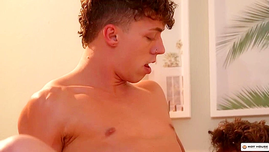 Drake Von Pounds Jack Valor Raw in Hot House