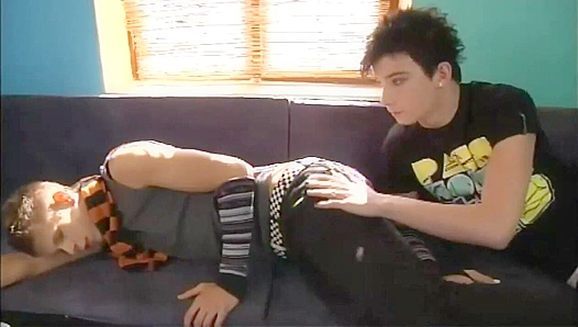 Blake Reed Bangs Hard in Steamy Threesome – Gay XXX