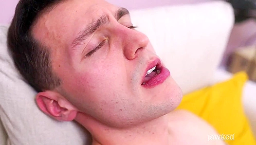 Alex Vens Masturbates Solo ~ A Sensual Self-Pleasure Show