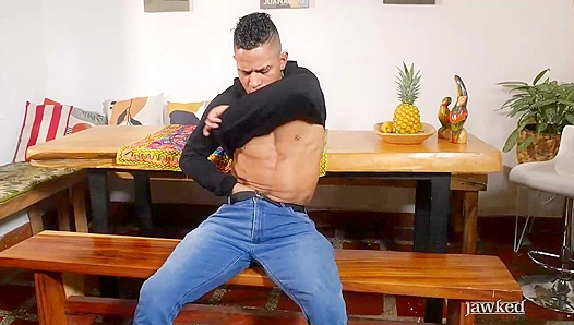 Jacked-Up Deymon Castillo Flexes His Crazy Abs for Hungry Eyes