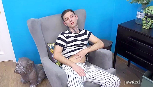 Desperate for Relief ~ Leon Grim's Intense Masturbation Session - Jawked