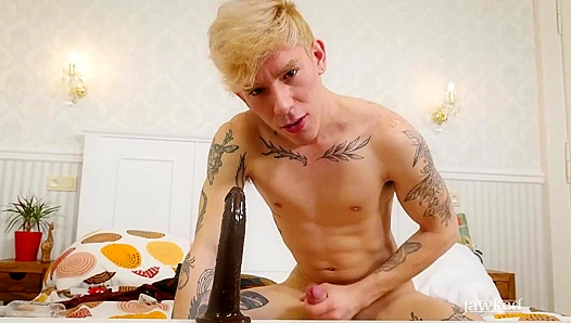 Roman Capellini Takes a Massive Dildo Deep in His Hole - Jawked