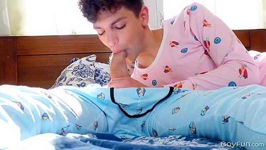 John Crawford & Zayne Bright Heat Up the Bed with Intense Fucking - Boyfun
