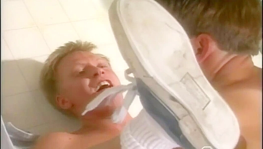 Nude Kitchen Fuck ~ Kyle Reardon & Scott Lyons Heat Up the Counter - Falcon Studios