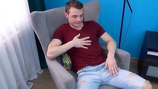 Alex Kir Silently Masturbates in the Armchair - Jawked