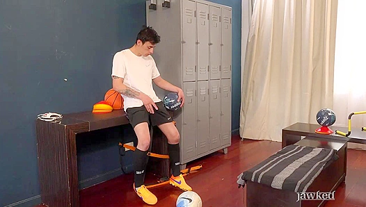 Sly Conan Cums Hard After Football Practice - Jawked