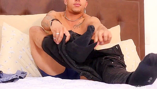 Demon-Like Masturbation ~ Deymon Castillo Unleashes His Passion