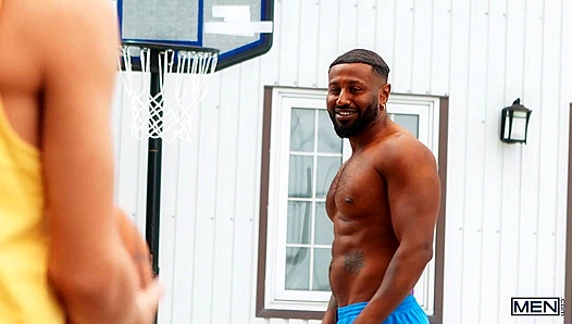 Braxton Topps a Hard Court Heat with Basketball Stud Joey Mills