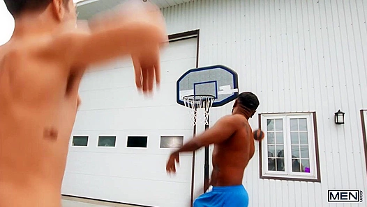 Braxton Topps a Hard Court Heat with Basketball Stud Joey Mills