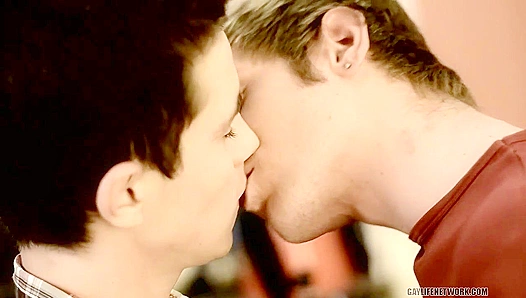 AJ Abner Succumbs to the Vampiric Cock - Twinklight