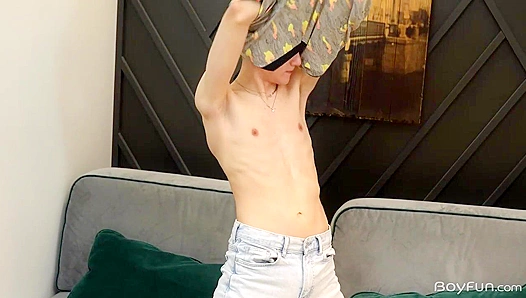 Adam Keller Cries Intensely While Fucking His Fleshlight - Boyfun