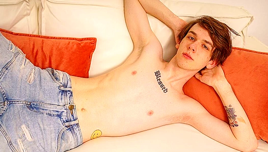 Ben's Tatted Dick ~ A Cute & Steamy Encounter