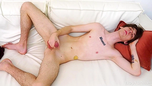 Ben's Tatted Dick ~ A Cute & Steamy Encounter