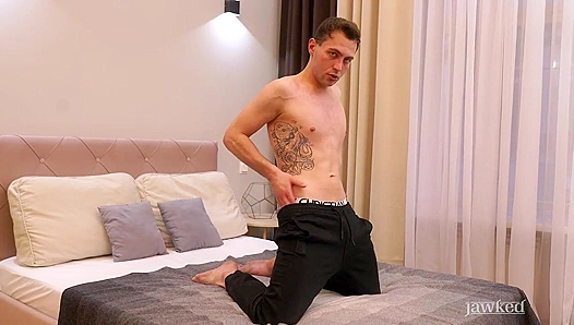 Alex Vens Spreads Wide on a Massive Bed - Jawked