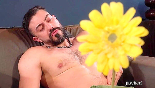 Muscular DILF Nico Bello Masturbates and Teases His Ass - Jawked