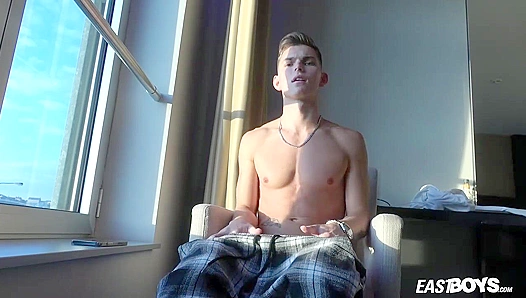 Muscular Tommy Gold Gets Kinky with Eastboys