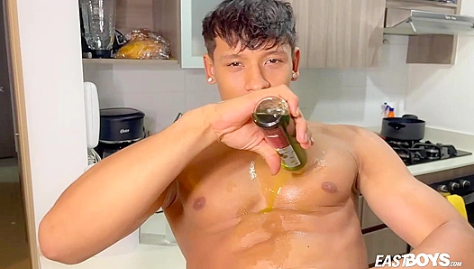 Pretty Boy Damond Brown Seduces the Eastboys Crew