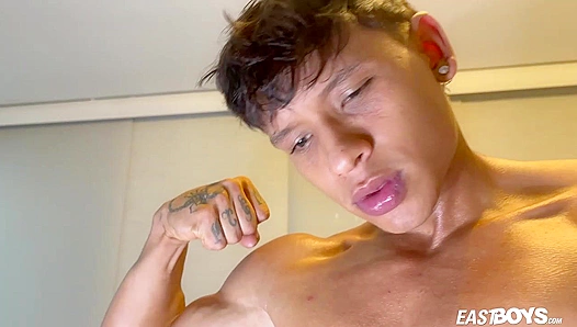 Pretty Boy Damond Brown Seduces the Eastboys Crew