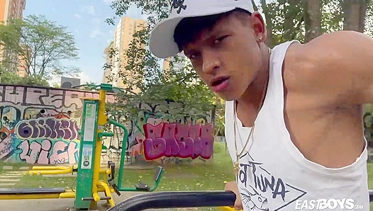 Damond Brown Flexes & Strokes ~ A Pre-Workout Jerk Off Session - EastBoys