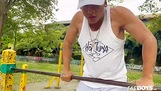 Damond Brown Flexes & Strokes ~ A Pre-Workout Jerk Off Session - EastBoys