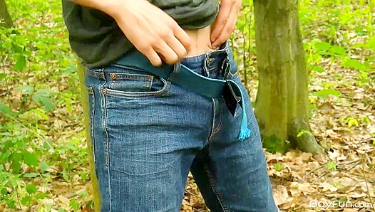 Evan Novak Finds His Perfect Spot for a Hardcore Masturbate Session