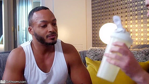Maxx Monroe Rides Hung Dillon Diaz's Massive Cock - XXX GAY